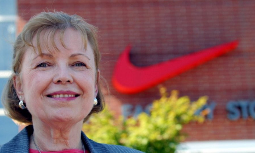 Nike Digital Transformation: History & Timeline 5 Carolyn Davidson created the swoosh logo for Nike.