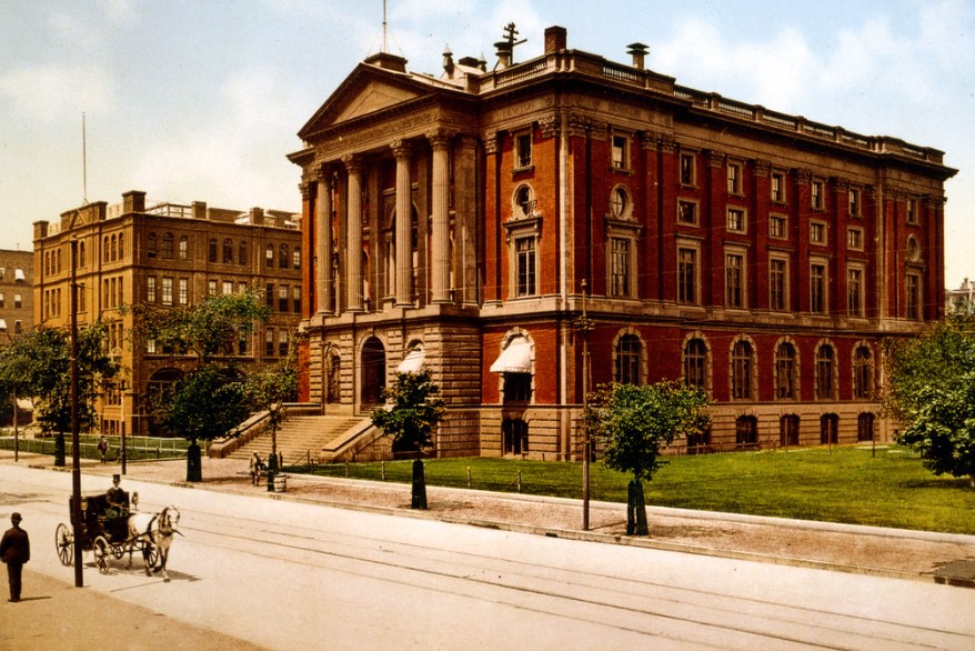 History of MIT: Contributions to Science & Technology 4 MIT is located in Cambridge, Massachusetts, United States.