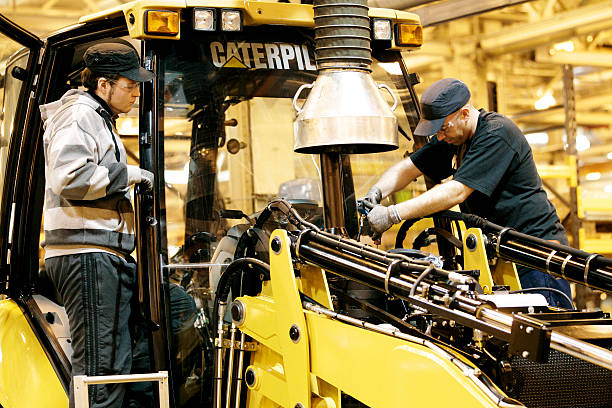 Industry 4.0 and the Benefits of Smart Manufacturing 14 Caterpillar Inc Factory