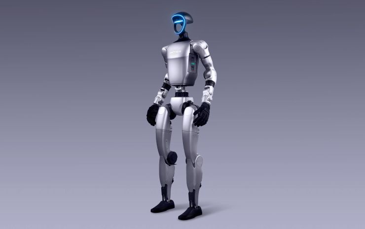 The Legendary Apple Designer Jony Ive joins OpenAI 10 Humanoid Robots